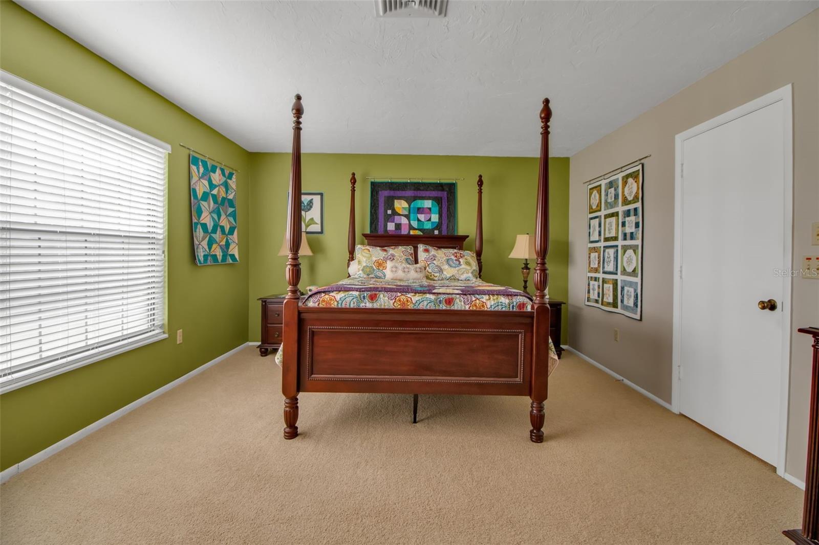 A4661308 Property Photo