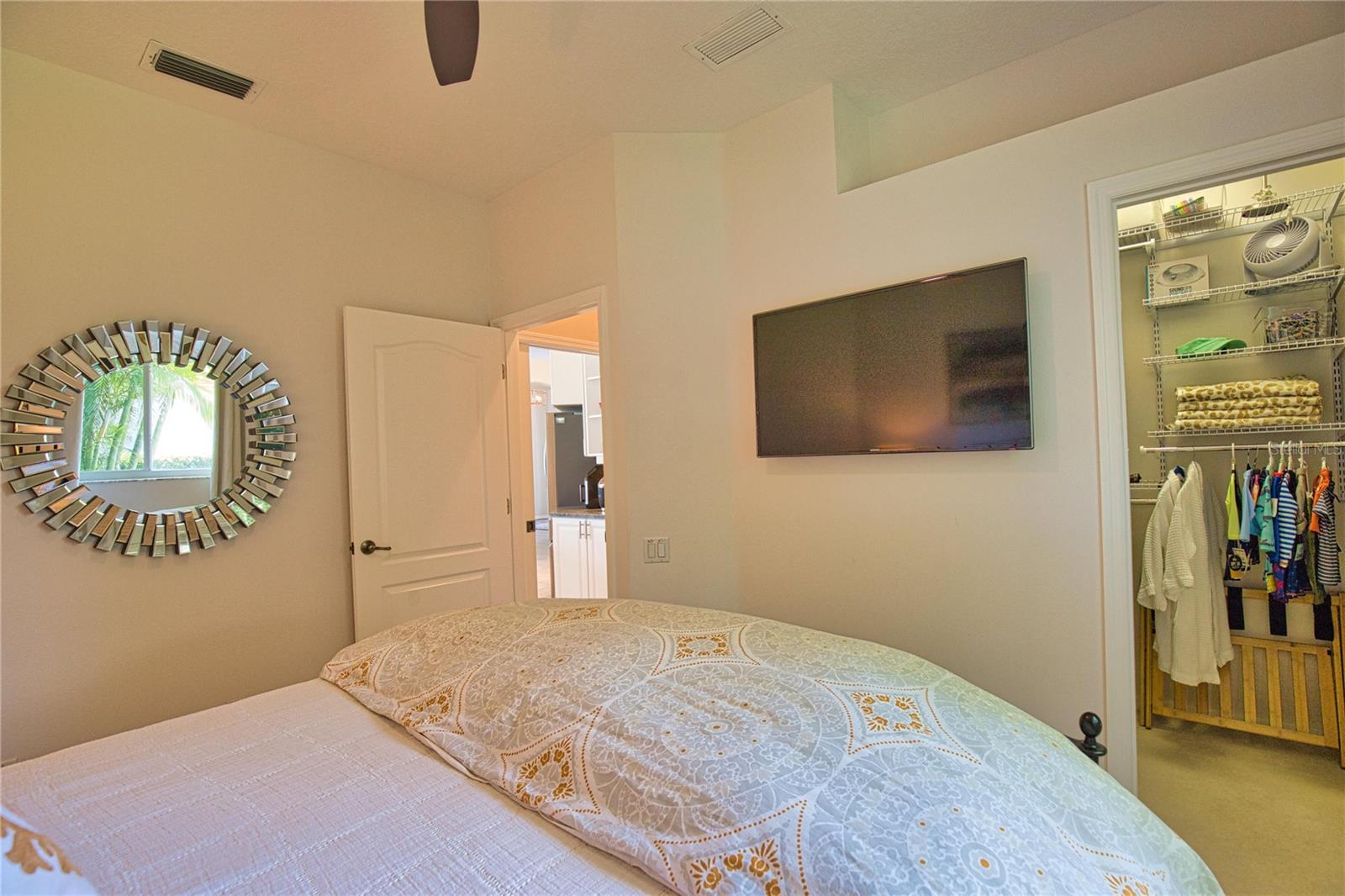 O6334005 Property Photo