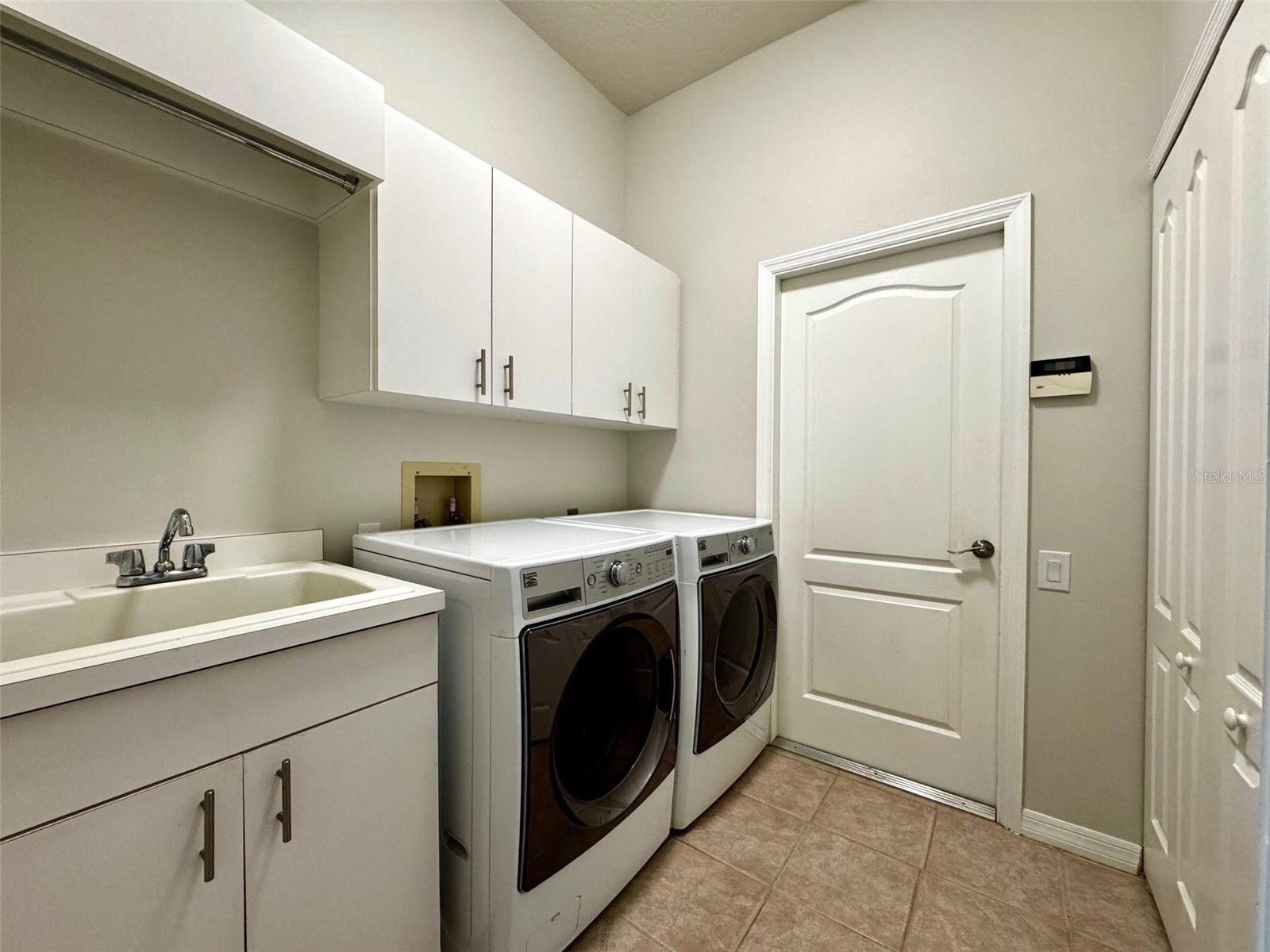 O6334005 Property Photo