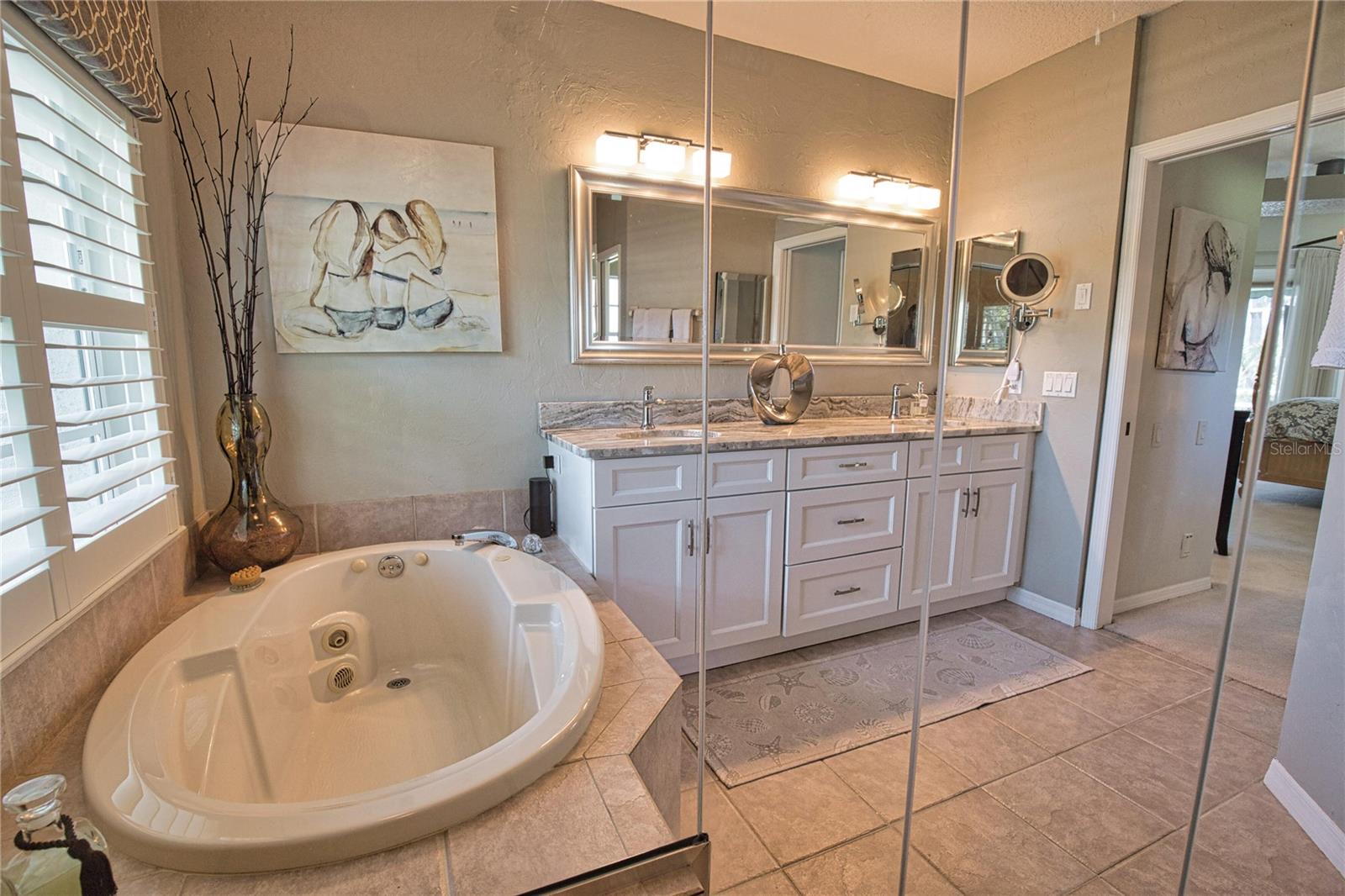 O6334005 Property Photo