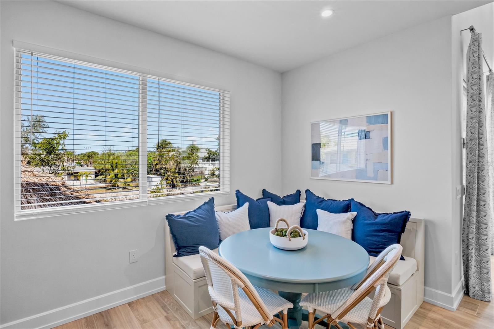 A4661311 Property Photo