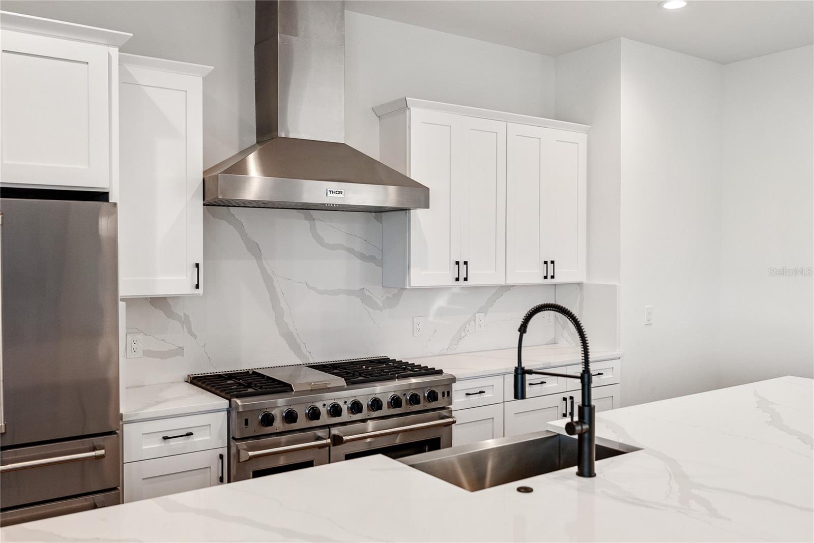 A4661312 Property Photo