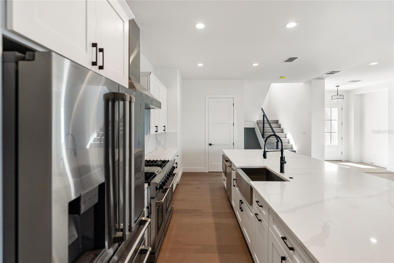 A4661312 Property Photo