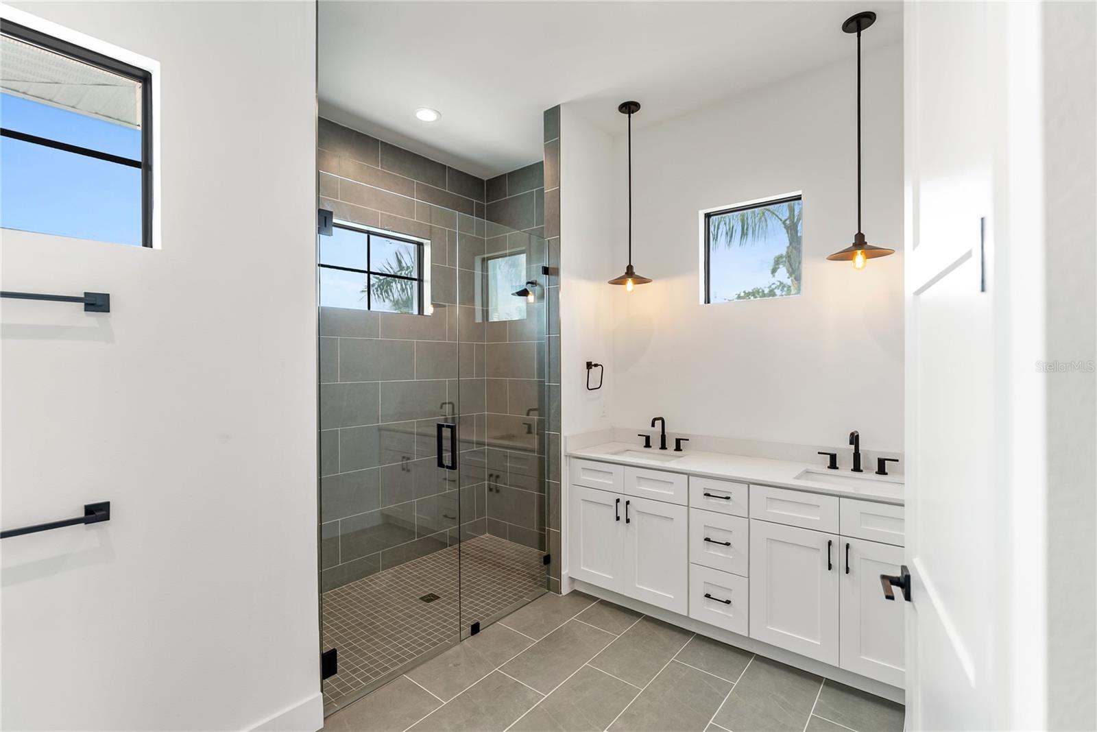 A4661312 Property Photo