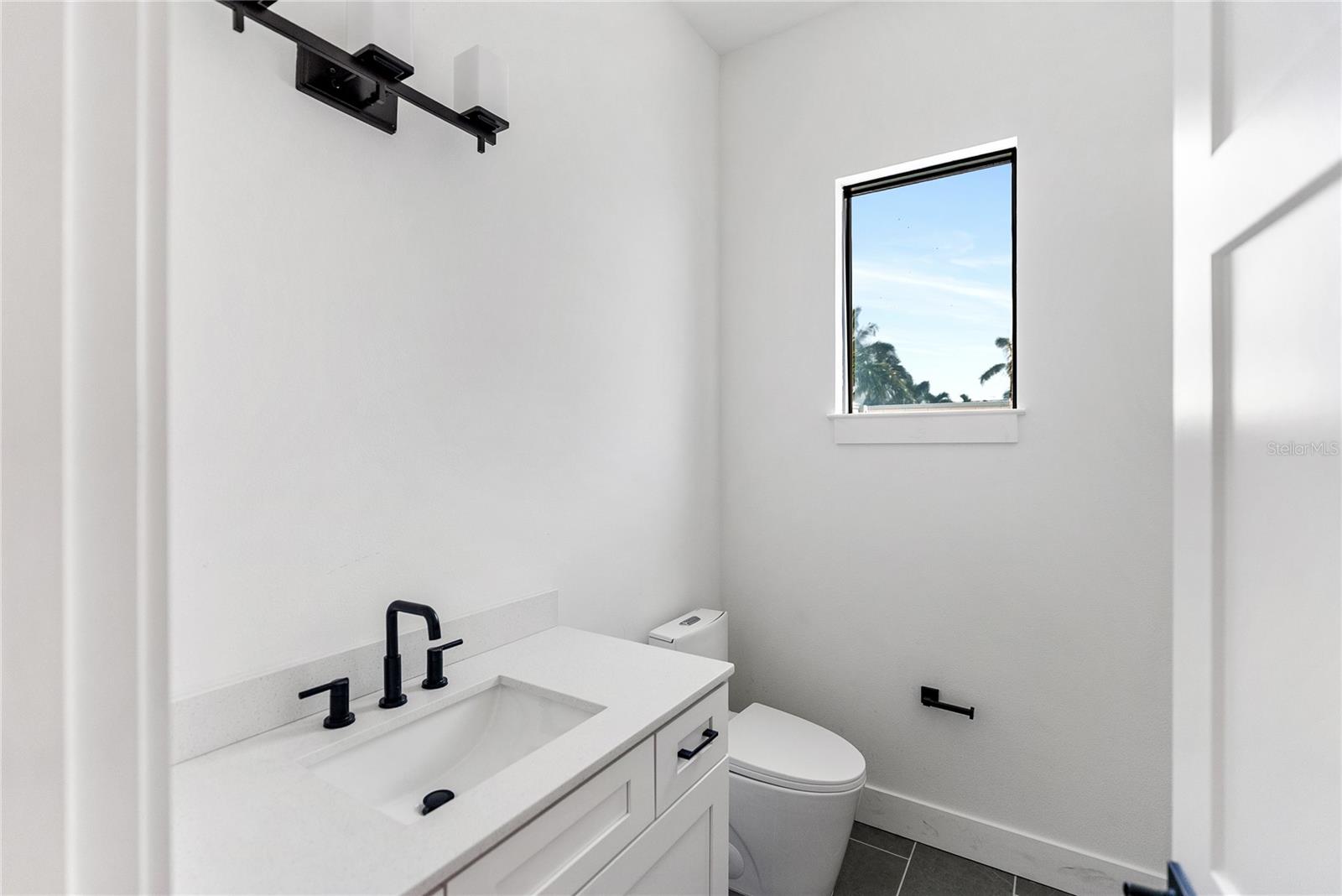 A4661312 Property Photo