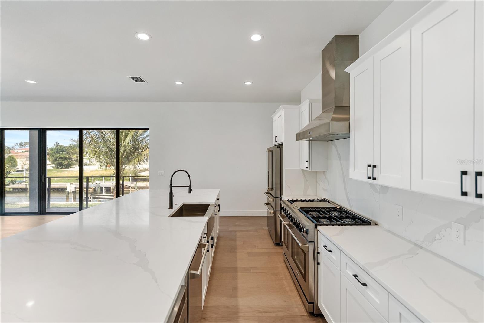 A4661312 Property Photo