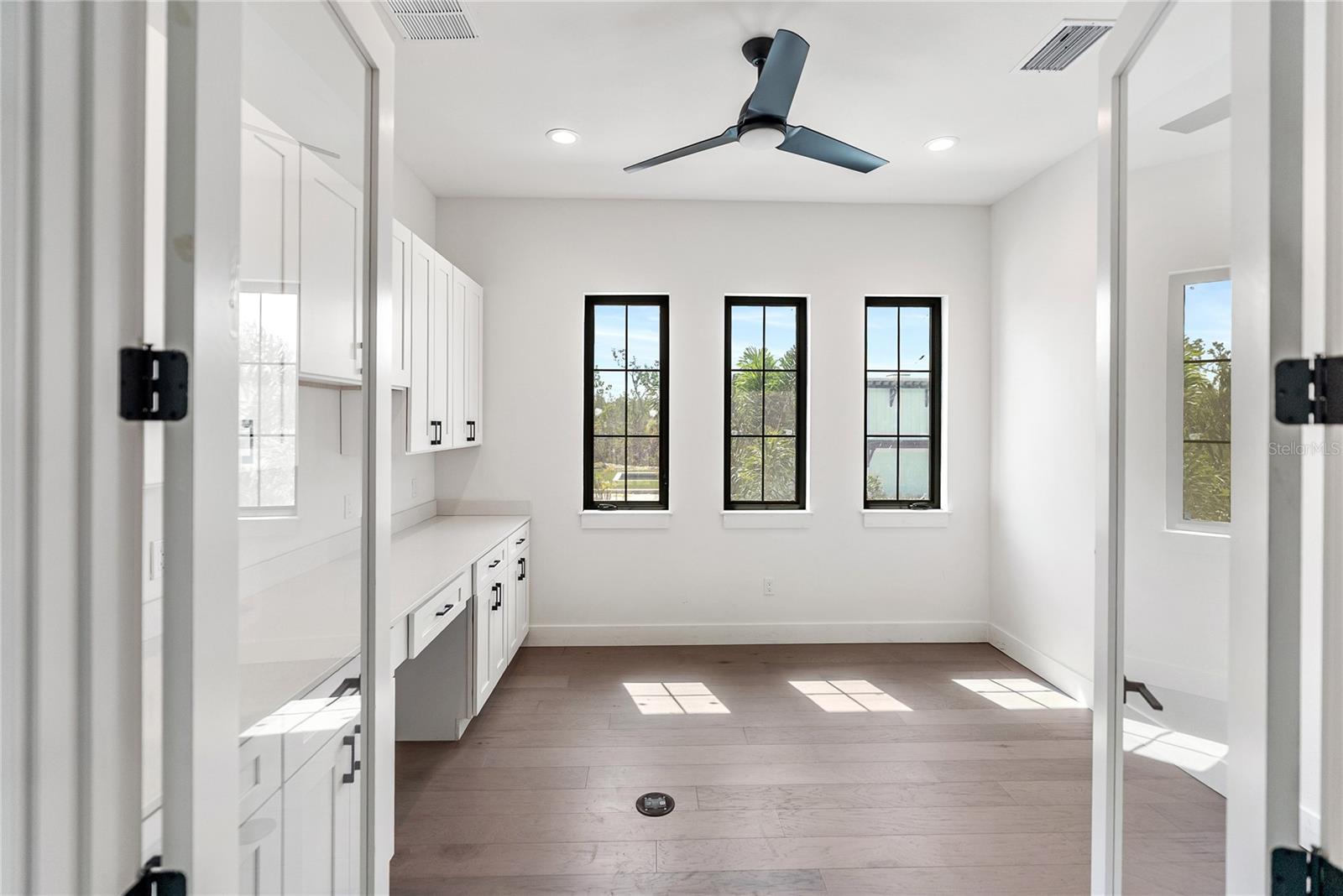 A4661312 Property Photo