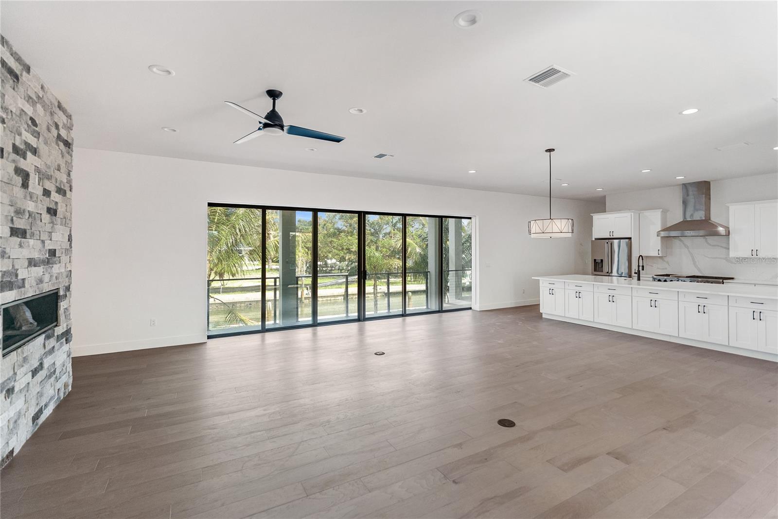 A4661312 Property Photo