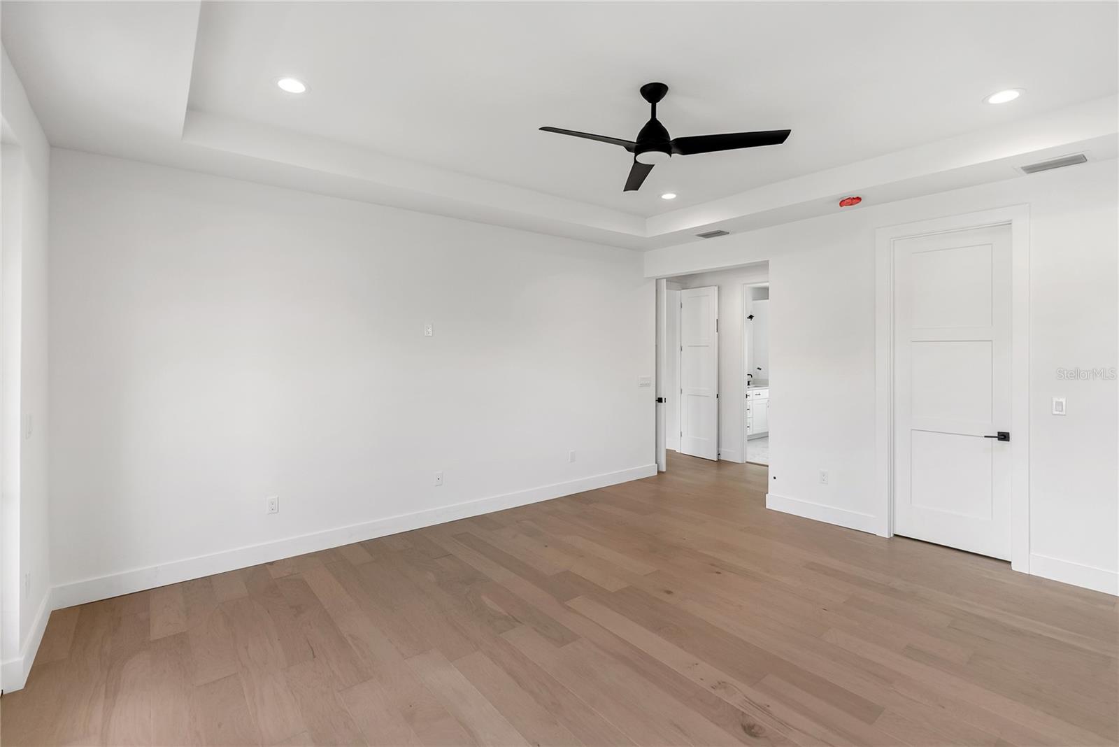 A4661312 Property Photo