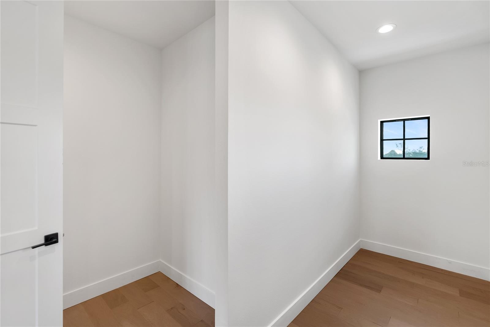 A4661312 Property Photo