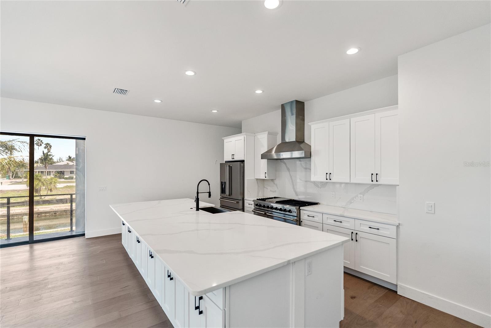 A4661312 Property Photo