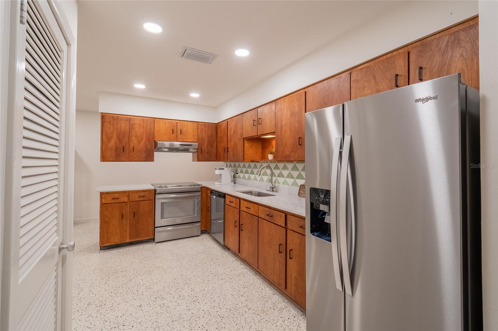 725 S WILSON AVE, LAKELAND, FL, 33801