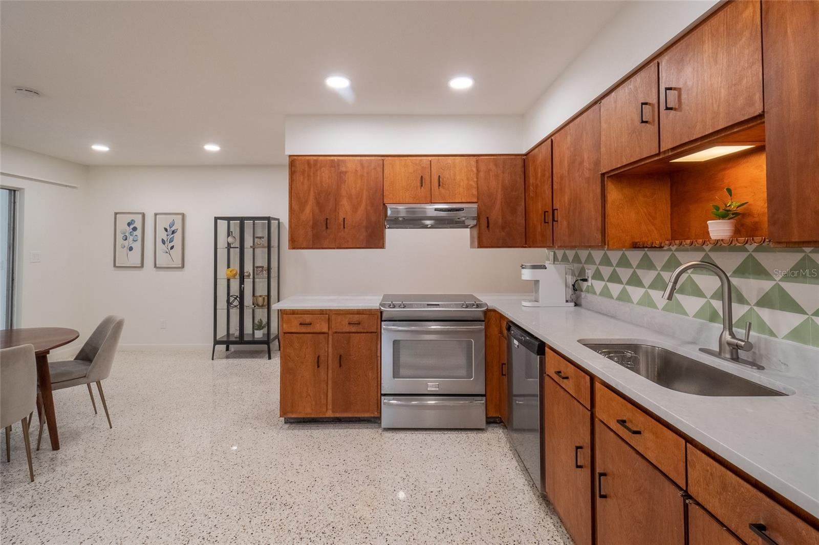 725 S WILSON AVE, LAKELAND, FL, 33801