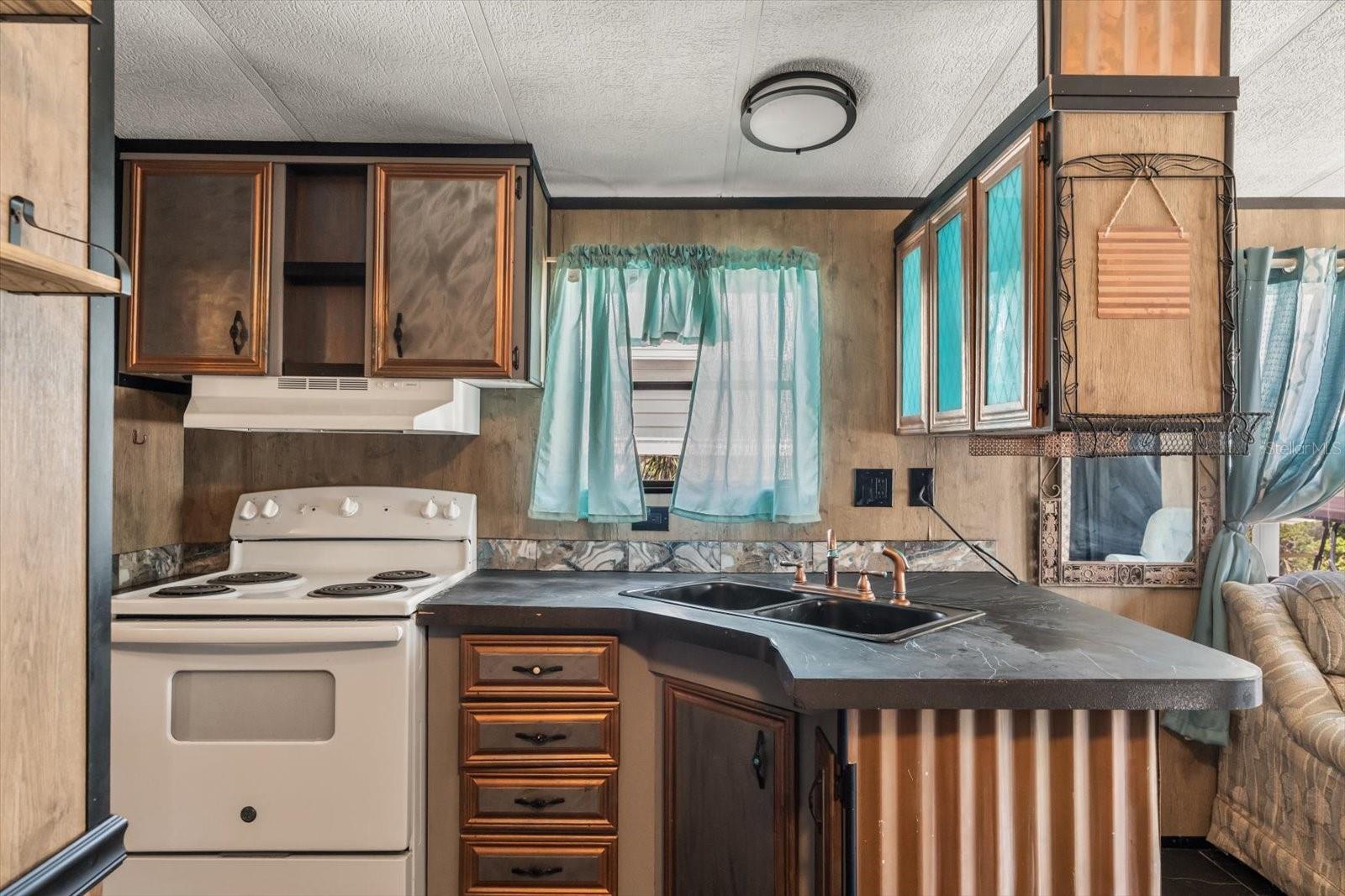 O6334024 Property Photo