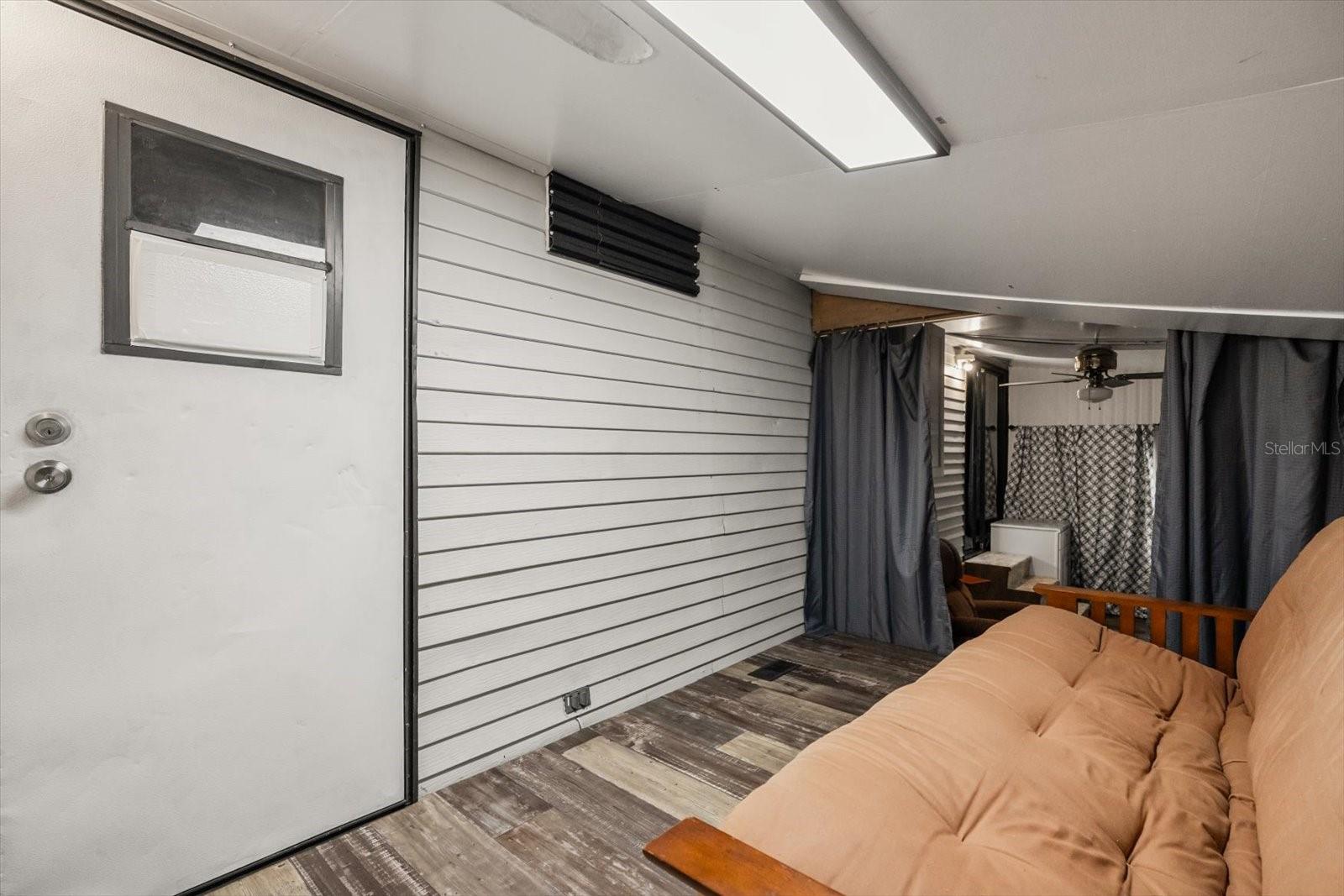 O6334024 Property Photo