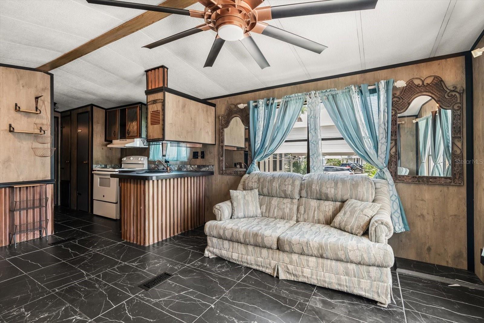 O6334024 Property Photo