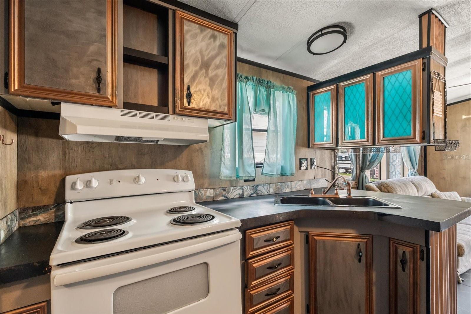 O6334024 Property Photo