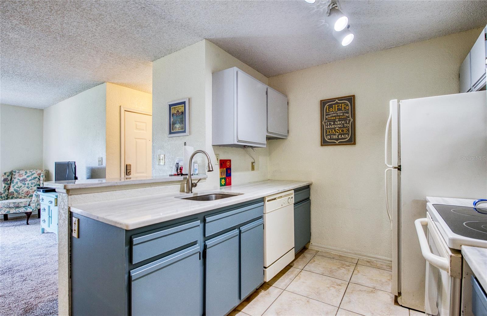 TB8415207 Property Photo