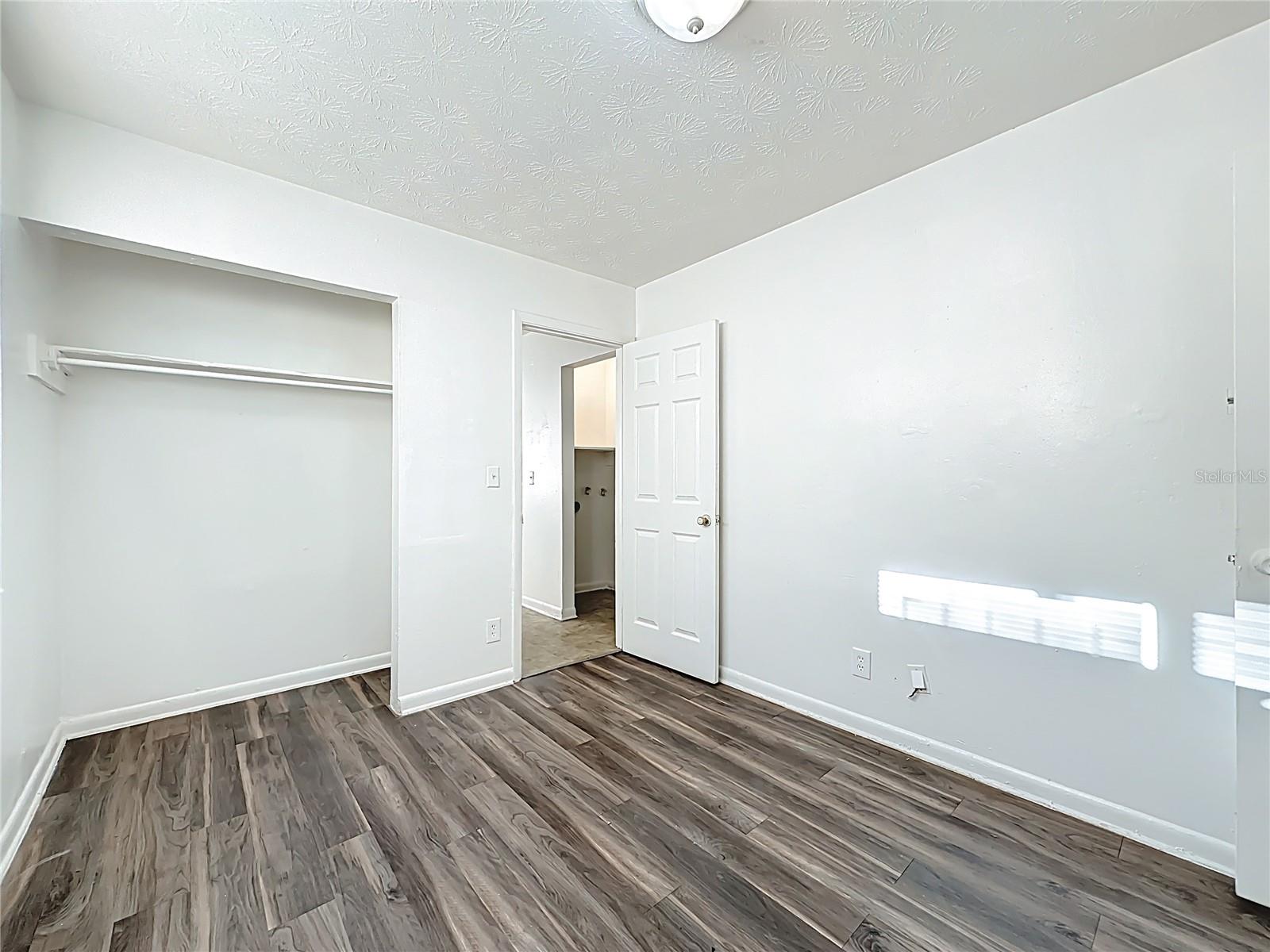 O6334114 Property Photo