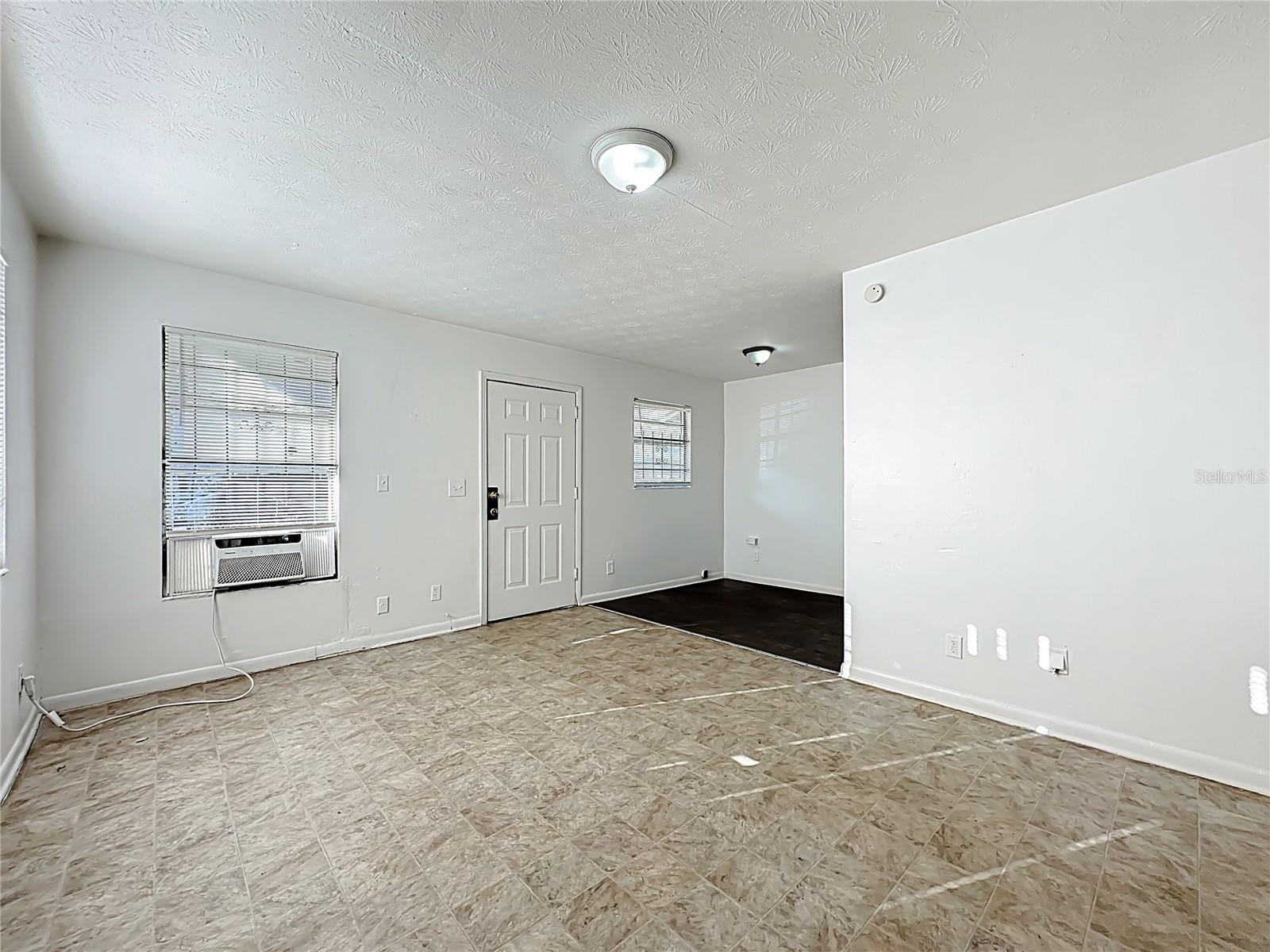 O6334114 Property Photo