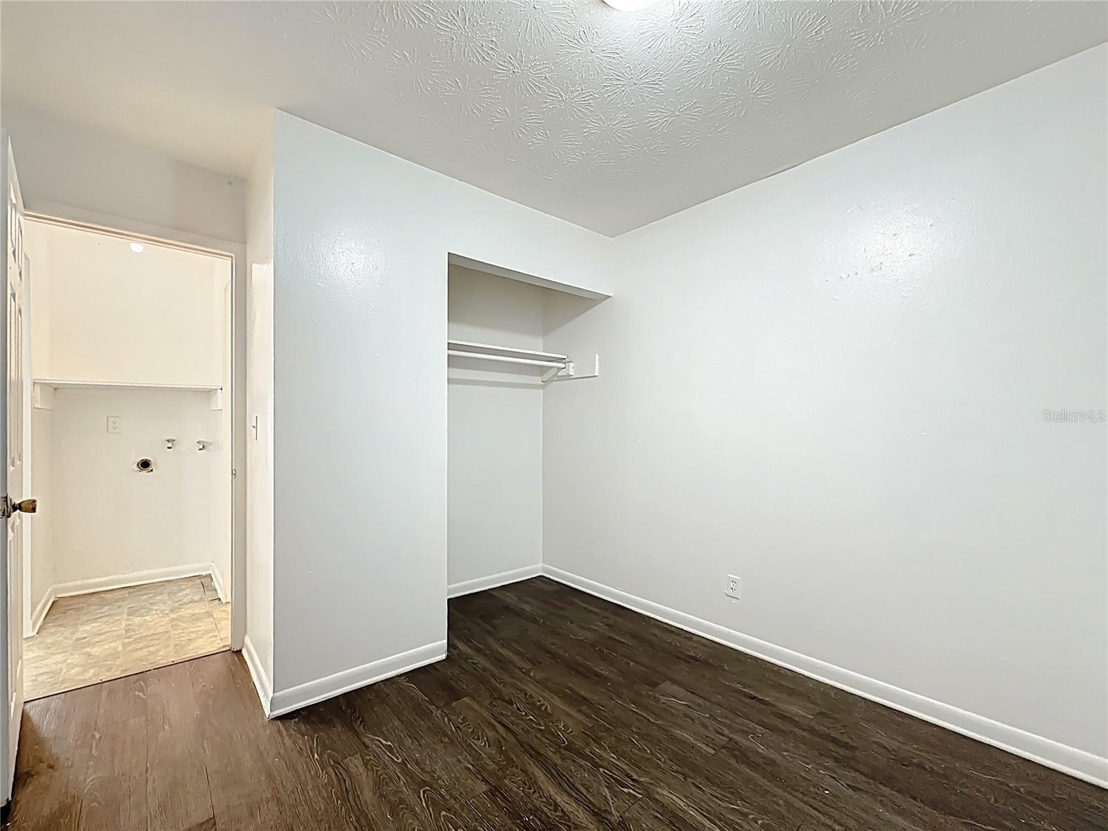 O6334114 Property Photo