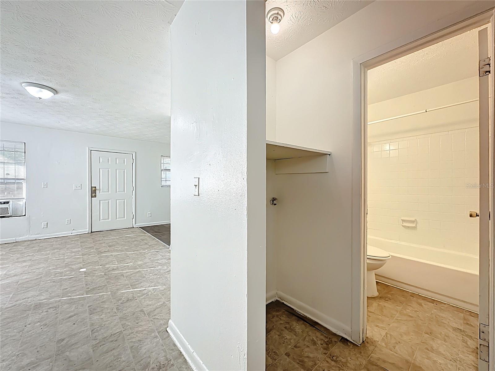 O6334114 Property Photo