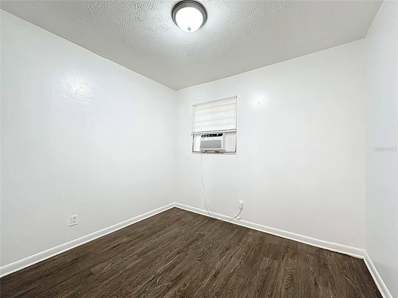 O6334114 Property Photo