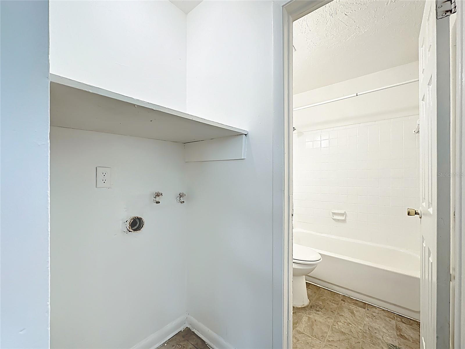 O6334114 Property Photo