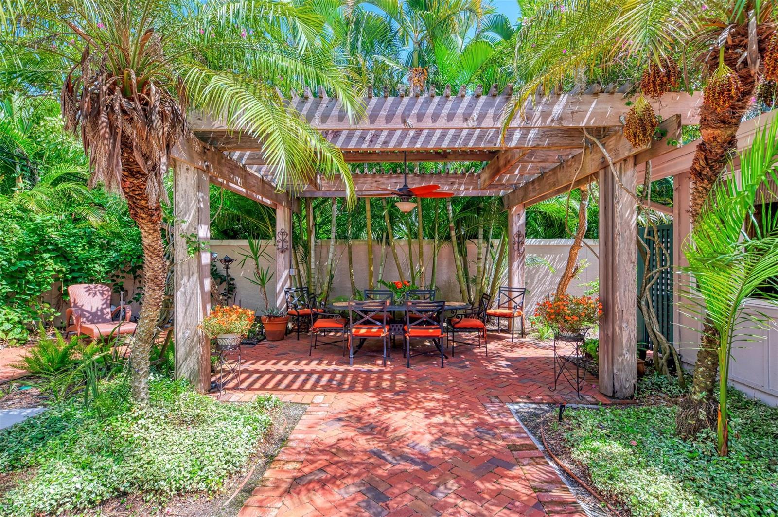 3838 FLORES AVE, SARASOTA, FL, 34239