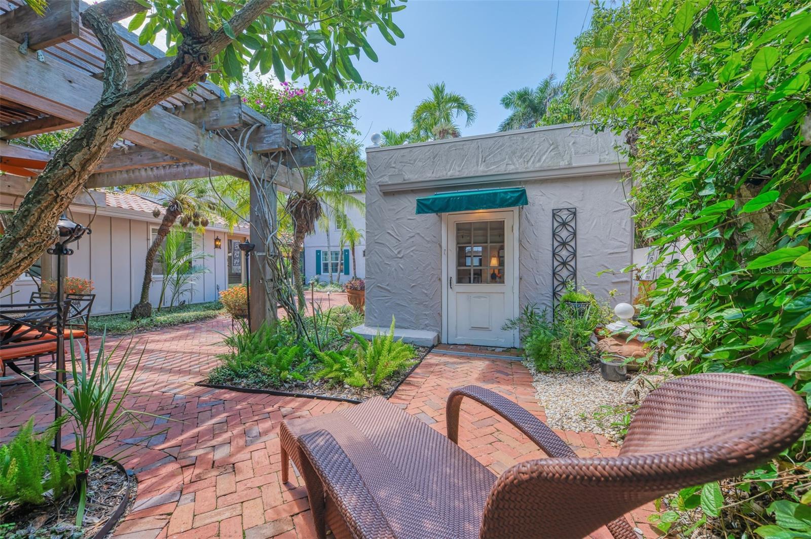 3838 FLORES AVE, SARASOTA, FL, 34239