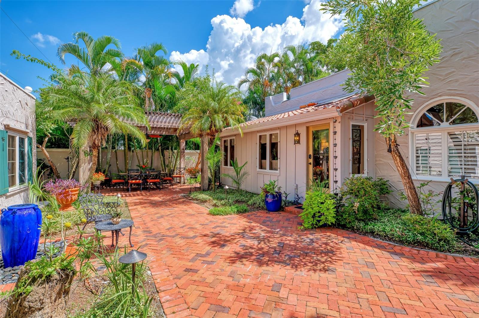 3838 FLORES AVE, SARASOTA, FL, 34239