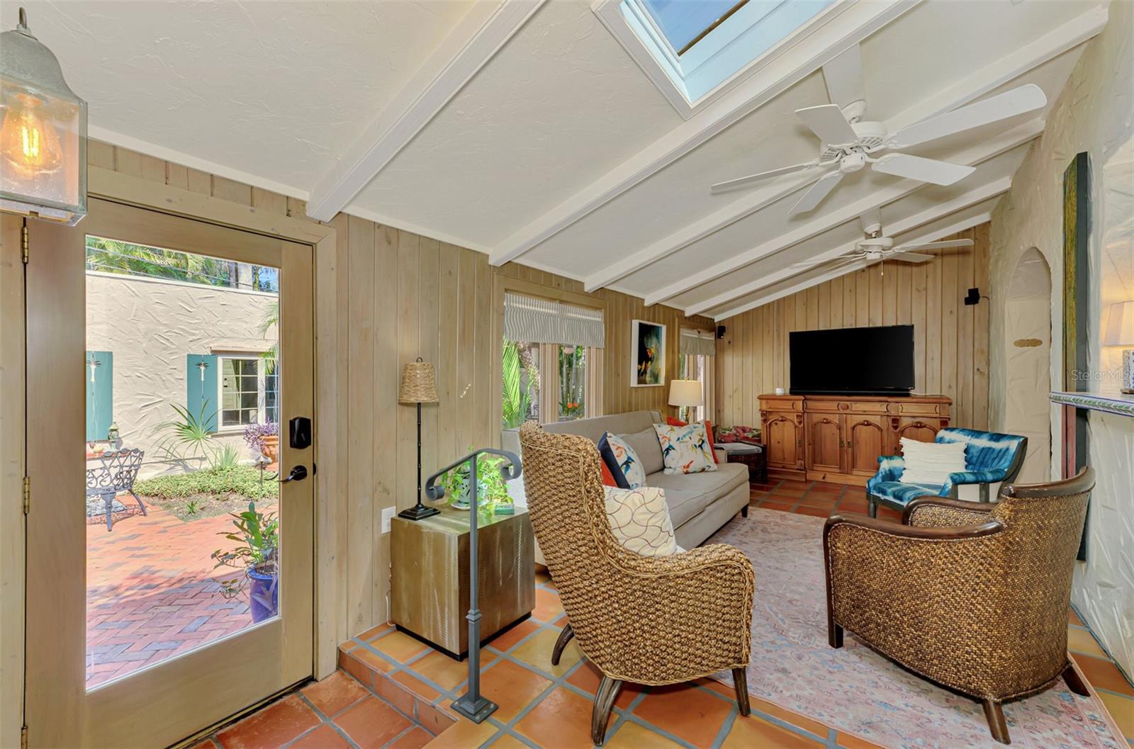 3838 FLORES AVE, SARASOTA, FL, 34239