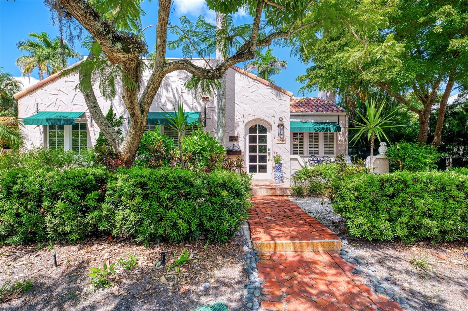 3838 FLORES AVE, SARASOTA, FL, 34239