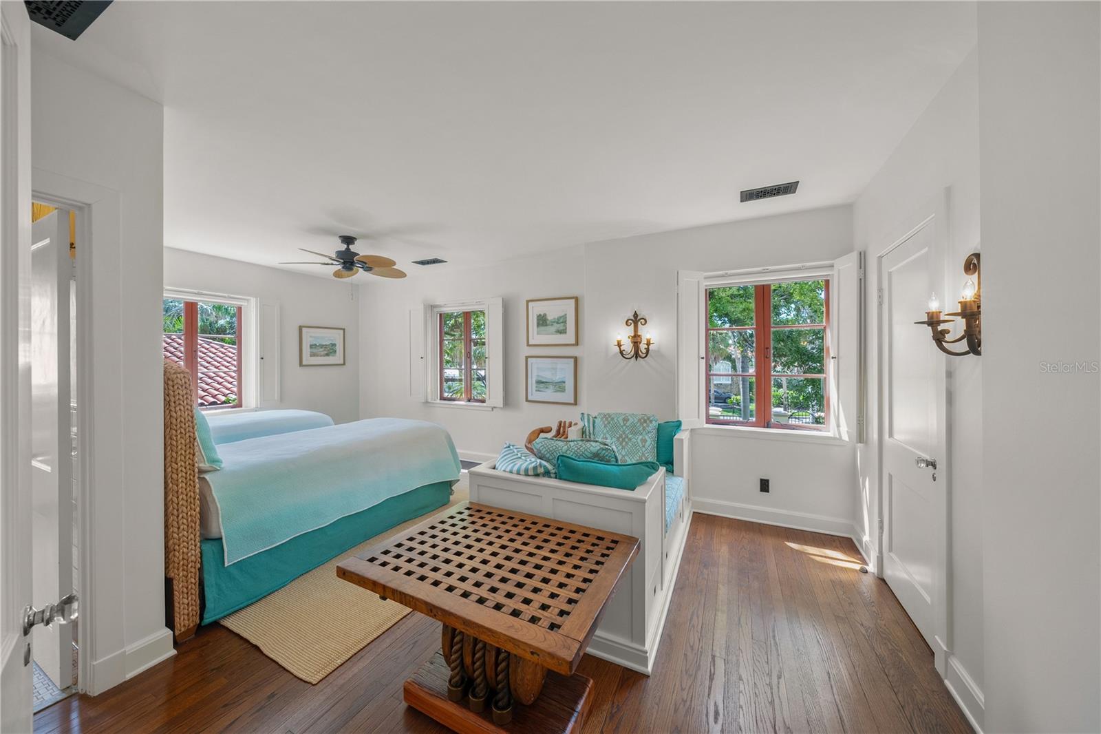 A4661401 Property Photo