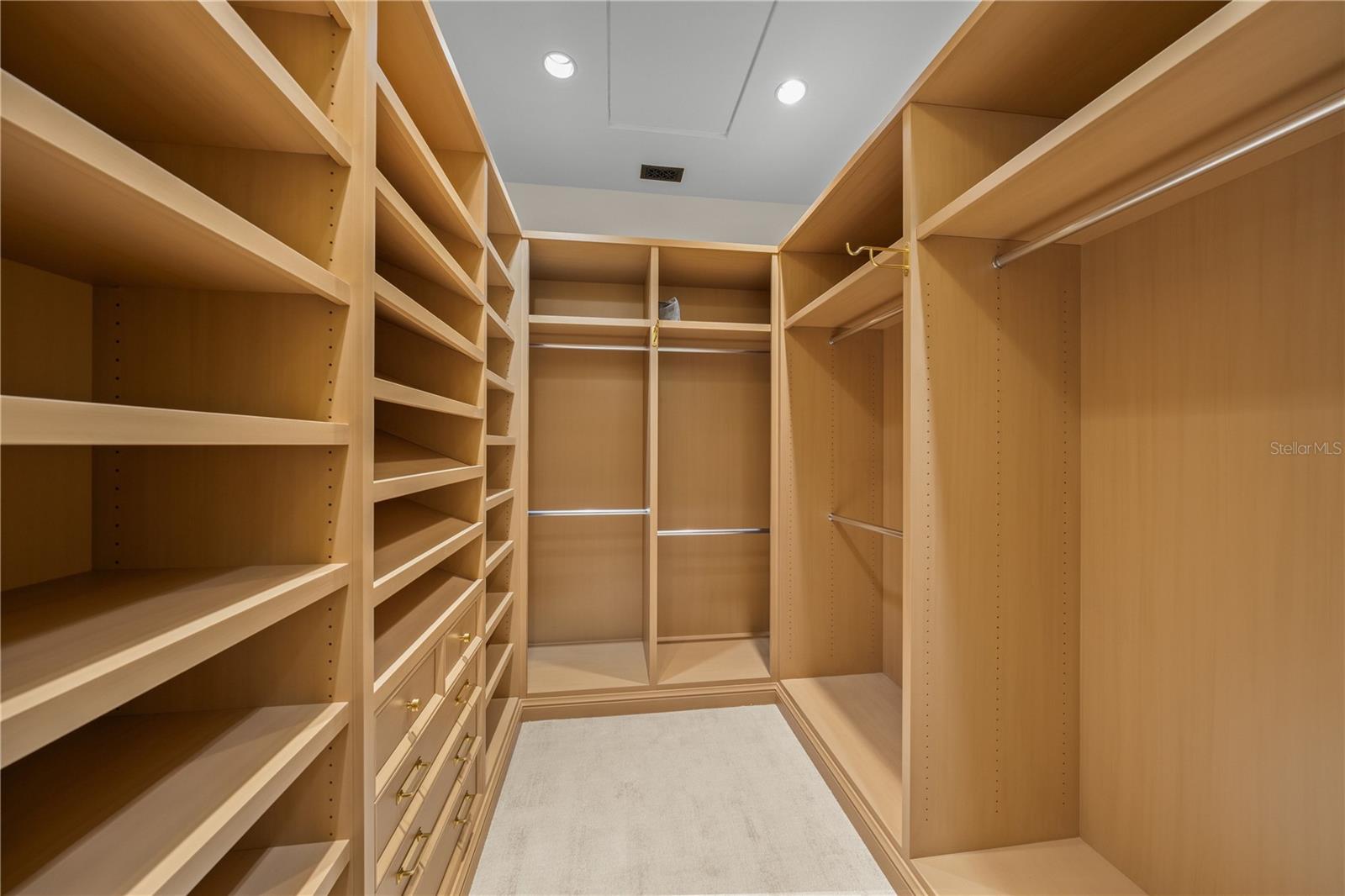 A4661401 Property Photo