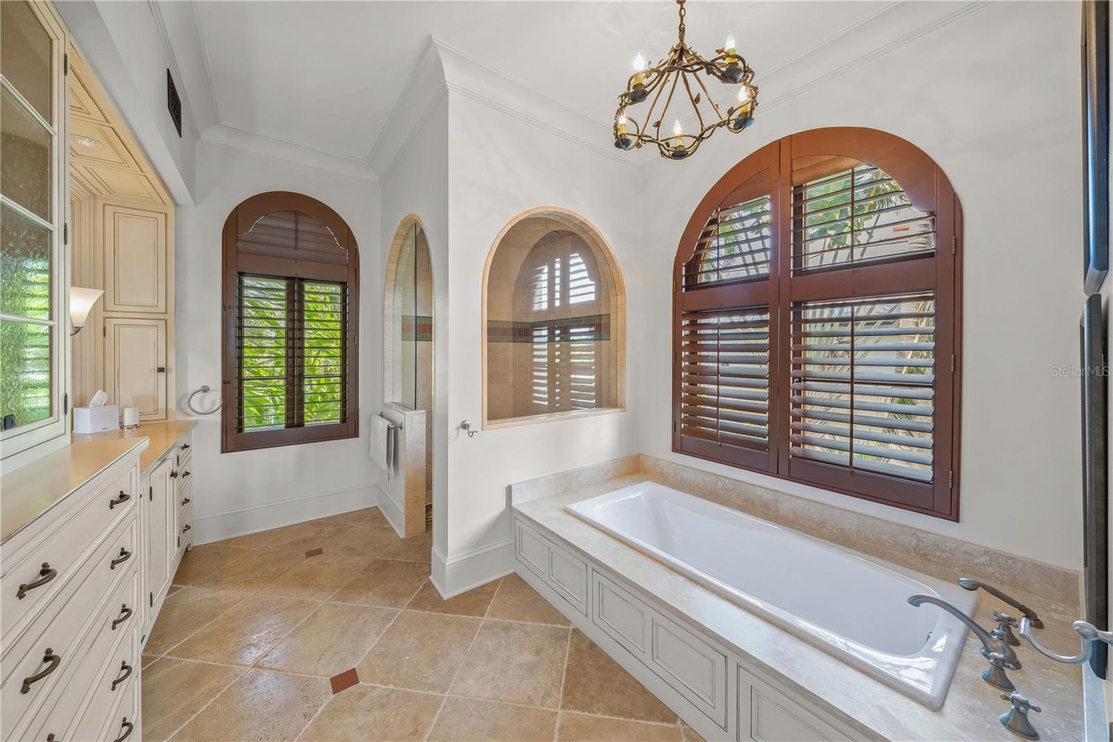 A4661401 Property Photo