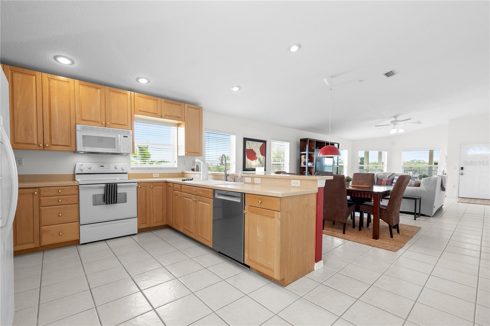 44 GULF BLVD #204, INDIAN ROCKS BEACH, FL, 33785