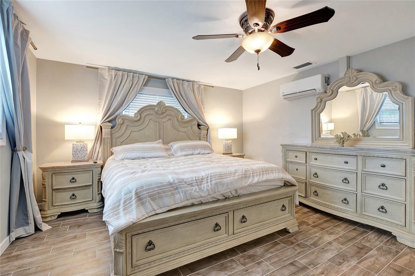 242 176TH AVE E, REDINGTON SHORES, FL, 33708