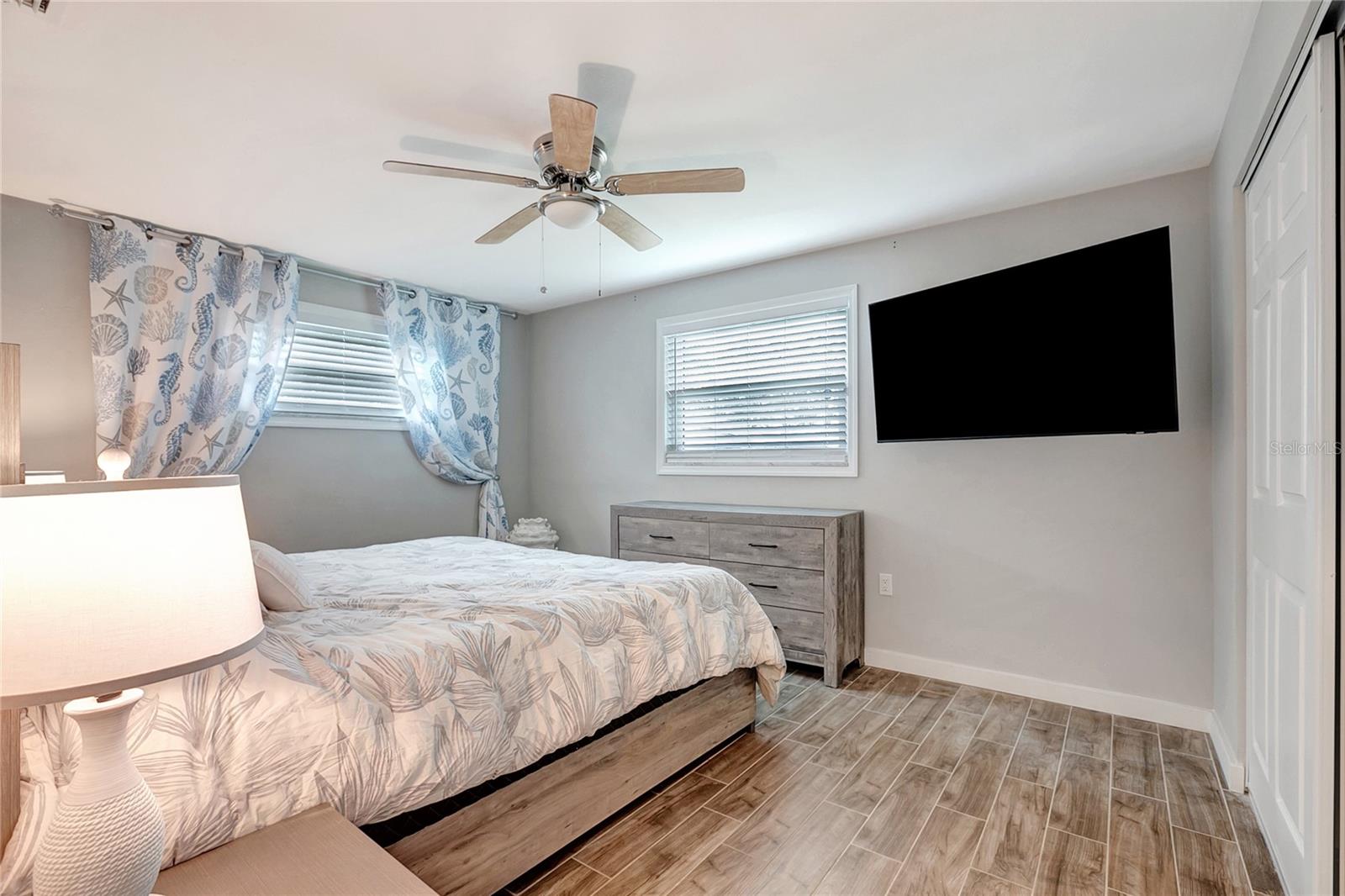 242 176TH AVE E, REDINGTON SHORES, FL, 33708