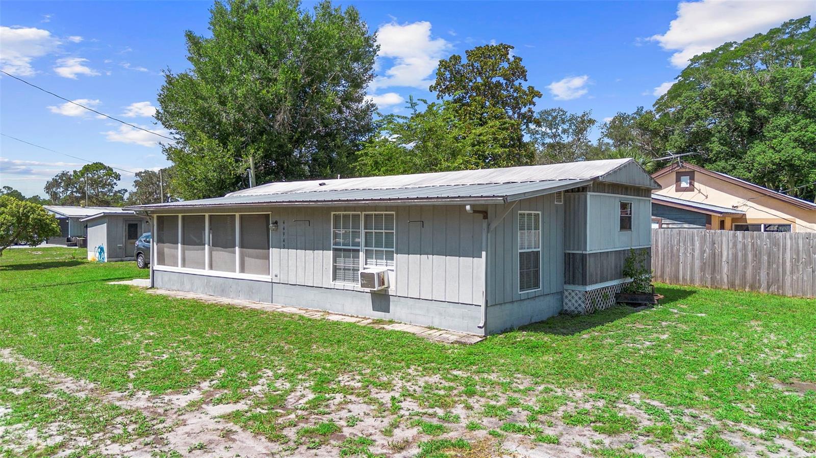 V4944238 Property Photo