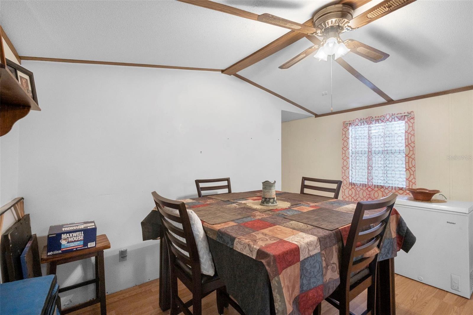 V4944238 Property Photo