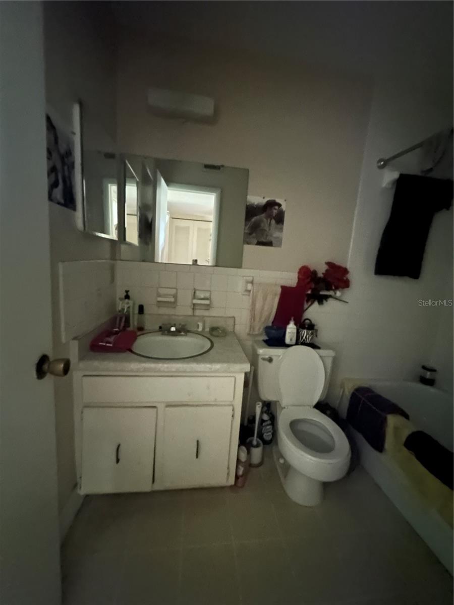 OM707202 Property Photo