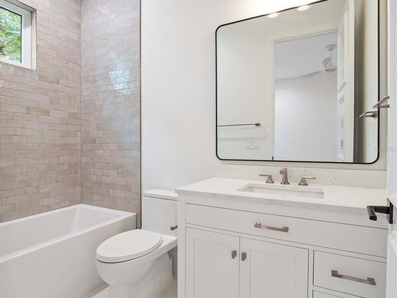 O6334371 Property Photo