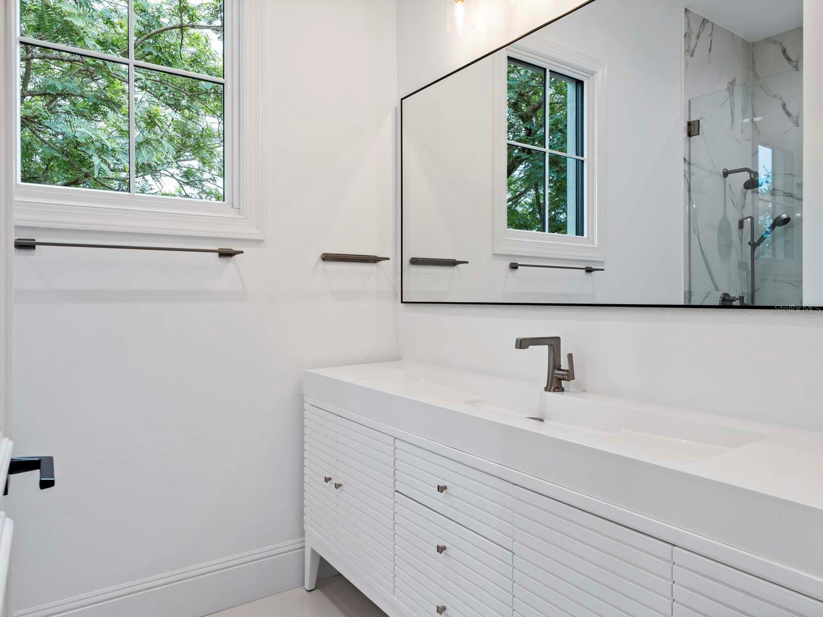 O6334371 Property Photo