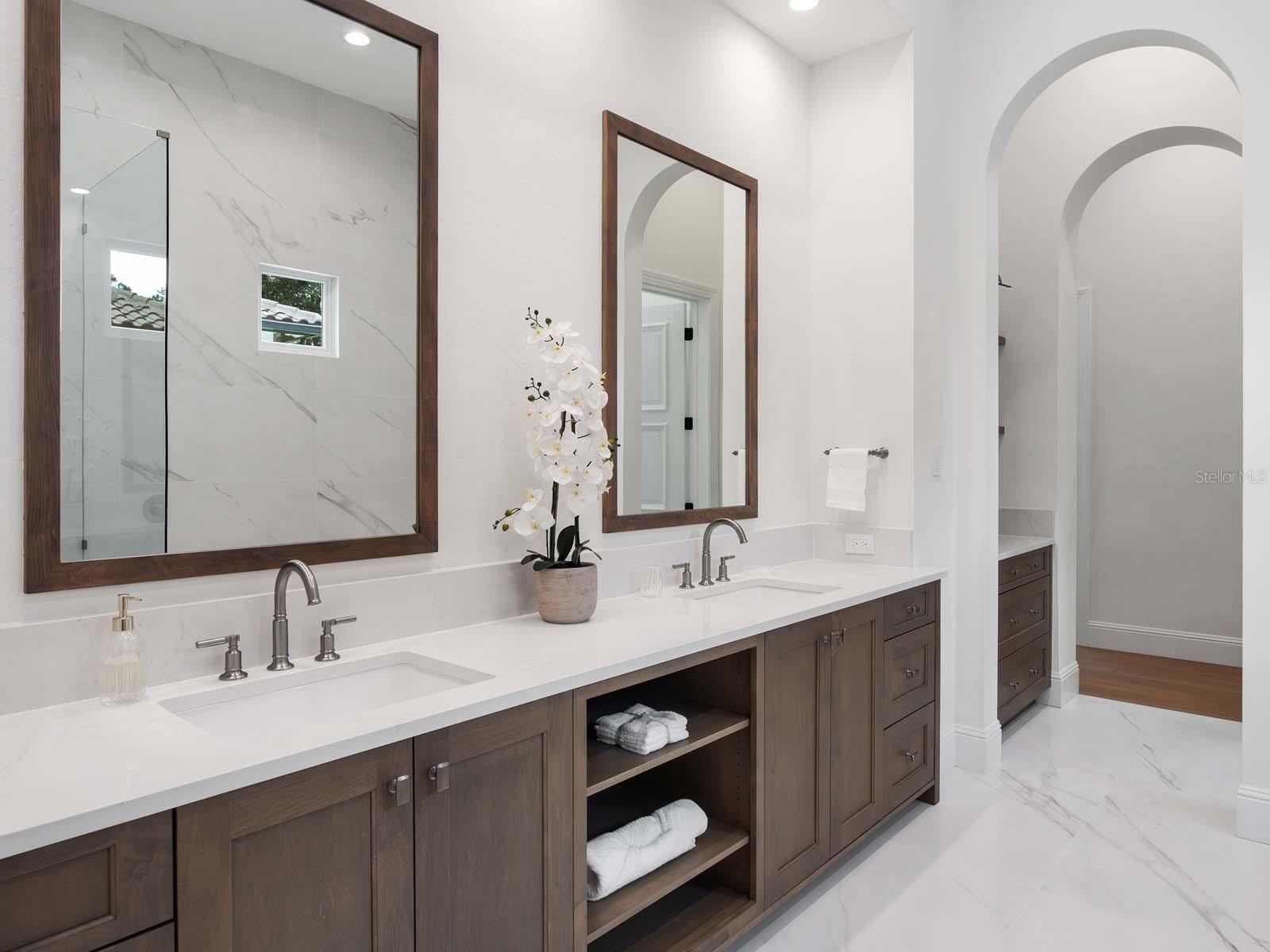 O6334371 Property Photo