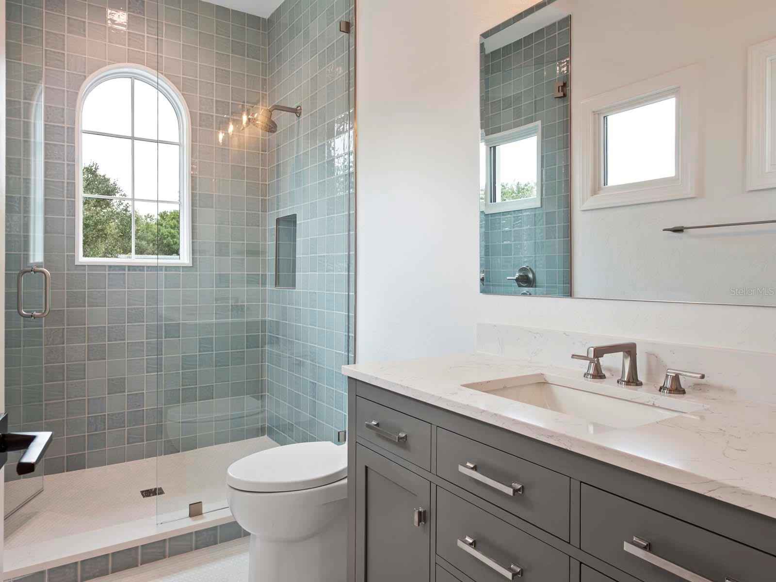 O6334371 Property Photo