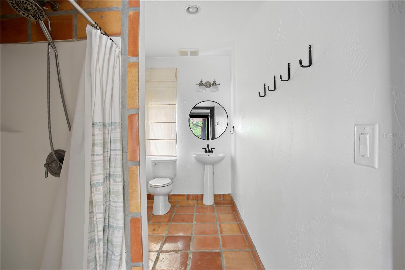 TB8415710 Property Photo