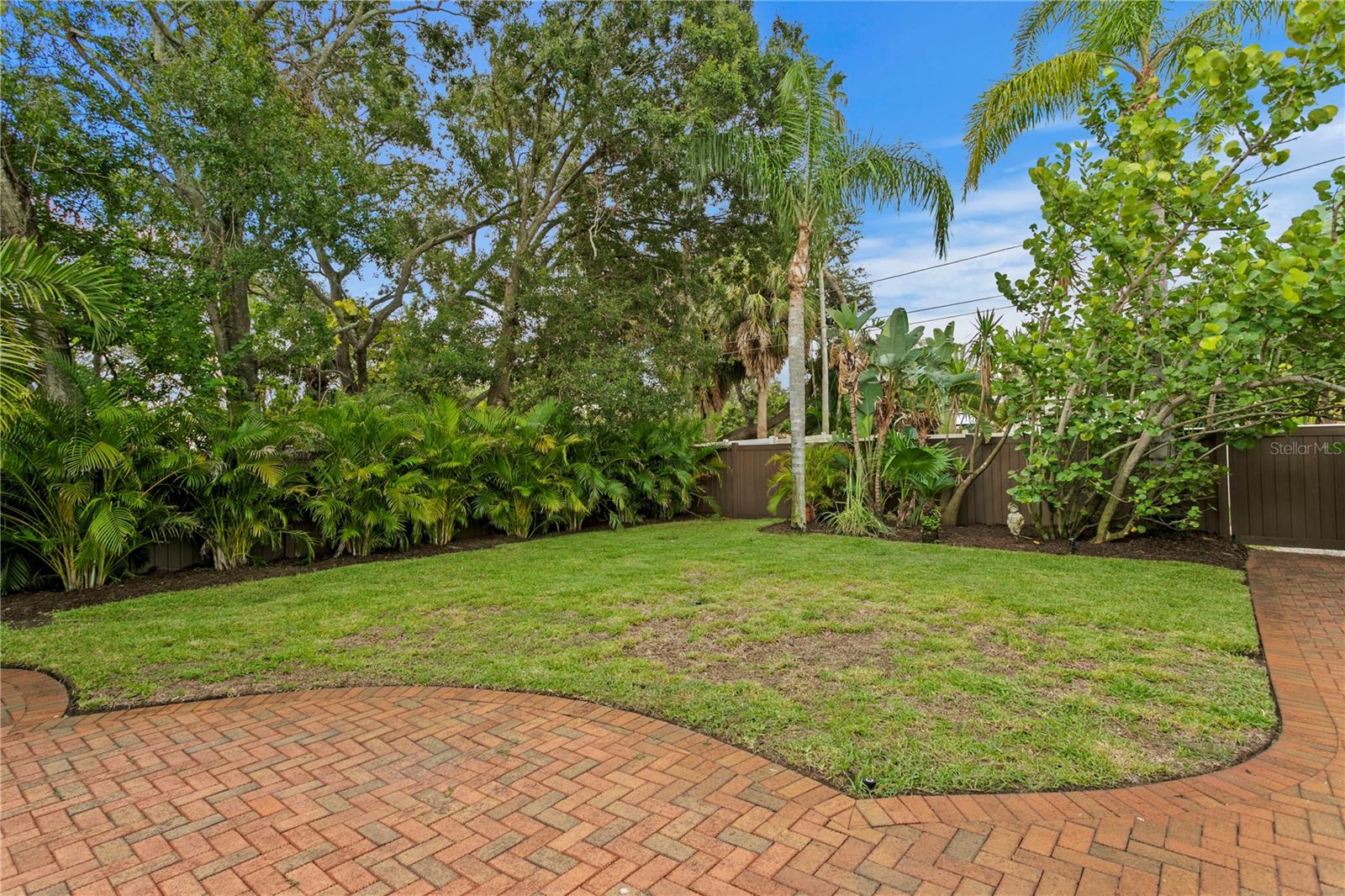 TB8415710 Property Photo