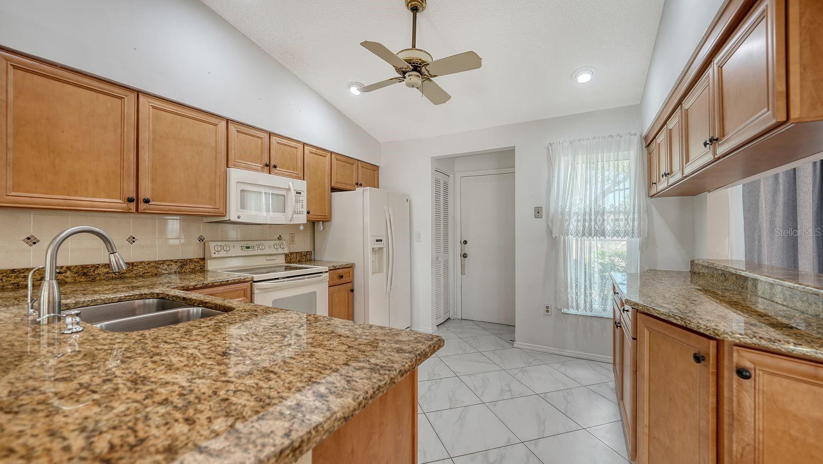 A4661504 Property Photo