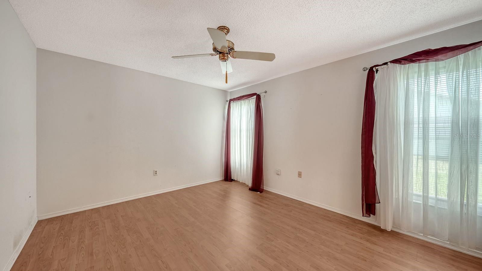 A4661504 Property Photo